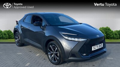 2025 TOYOTA C HR 2.0 PHEV DESIGN 5DR CVT HATCHBACK 3,725 MI 2025 REG AUTOMATIC OUR... photo